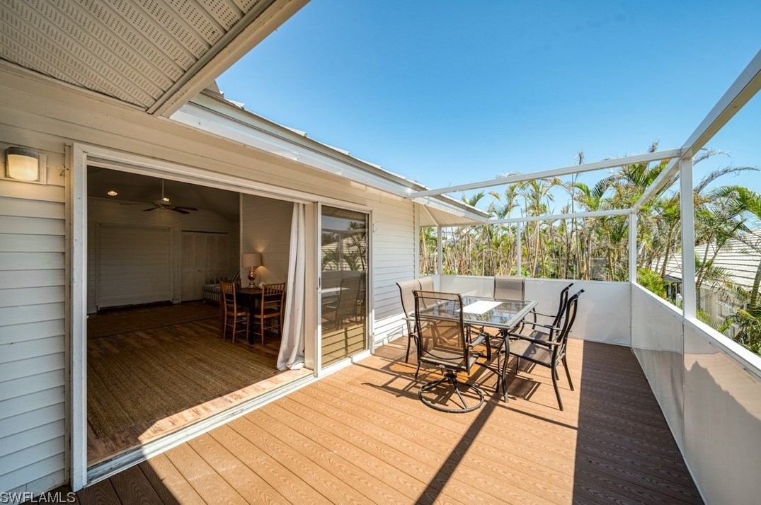 220 Palm Lk Dr, Sanibel FL 33957-5601 exterior