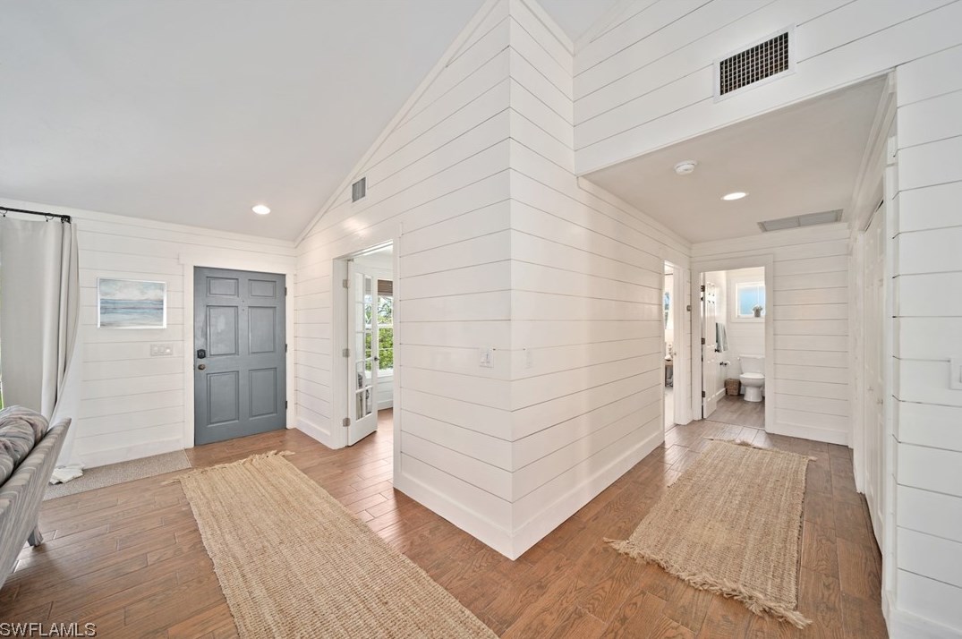 220 Palm Lk Dr, Sanibel FL 33957-5601 exterior