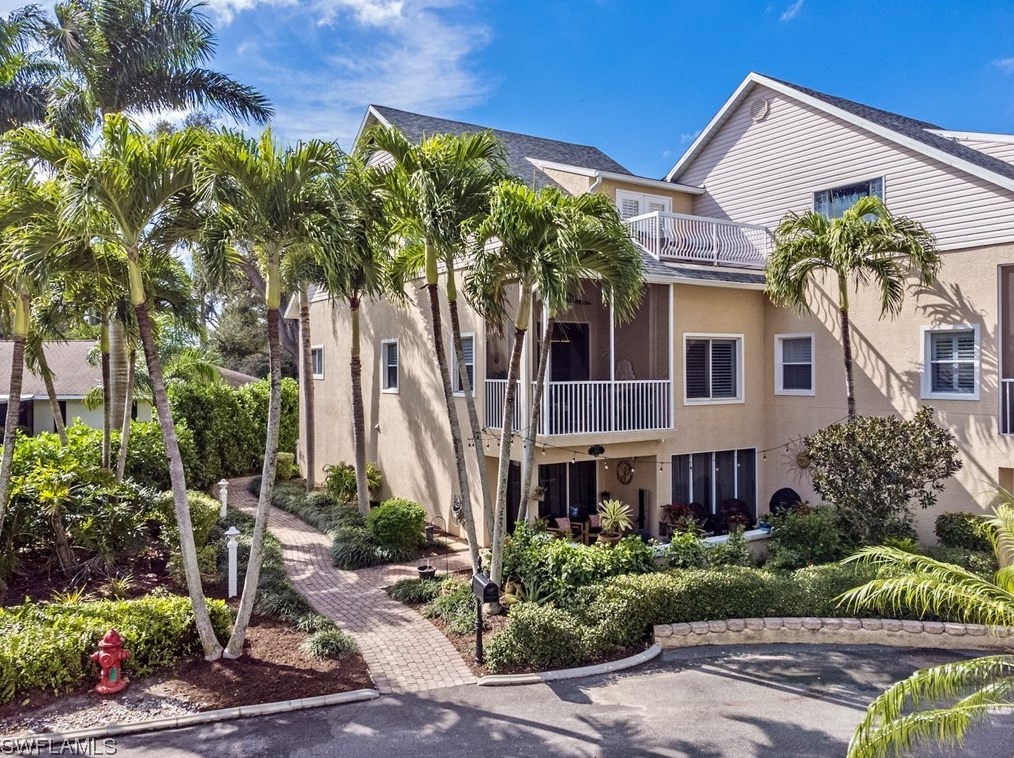 821 James St, Fort Myers, FL 33916-1111