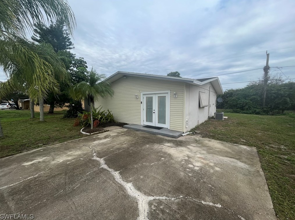 2338 Andros Ave, Fort Myers, FL 33905-2318