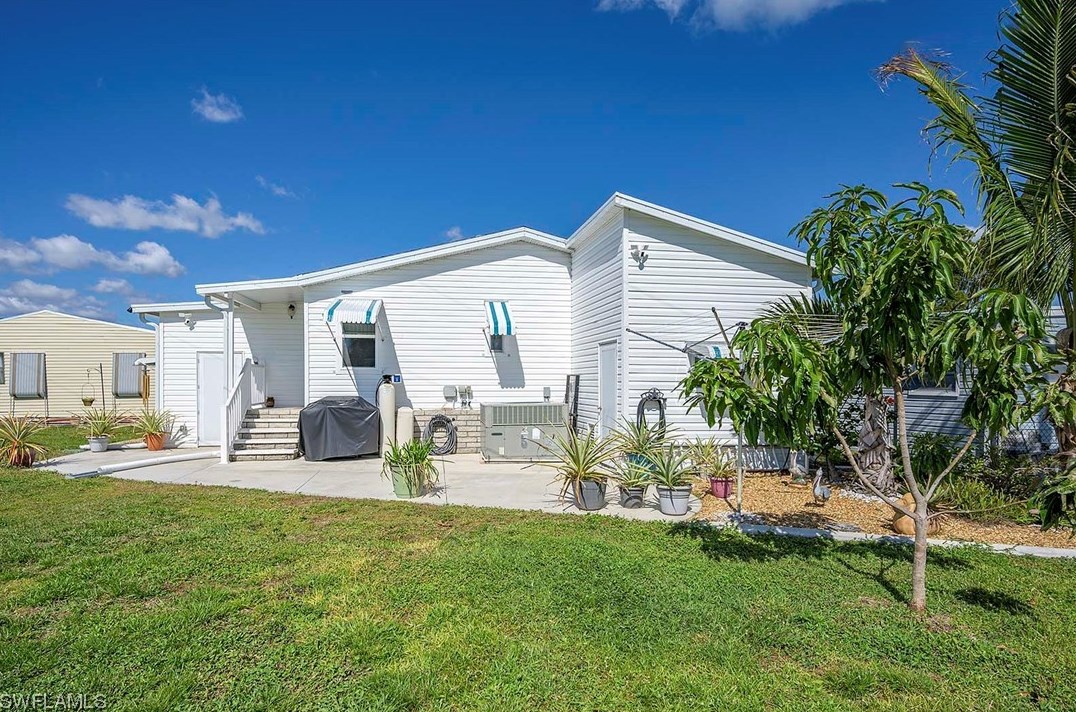 114 Conestoga Trl, Fort Myers FL 33917-3051 exterior