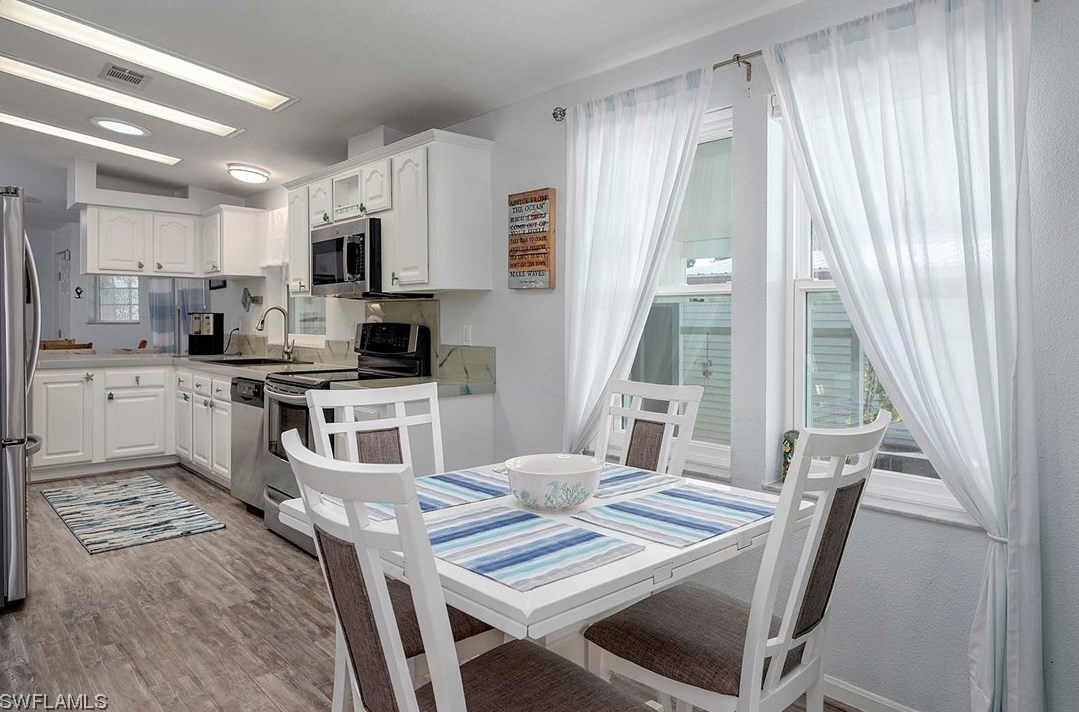 114 Conestoga Trl, Fort Myers FL 33917-3051 exterior