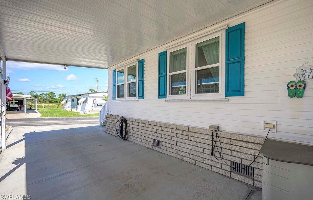 114 Conestoga Trl, Fort Myers FL 33917-3051 exterior