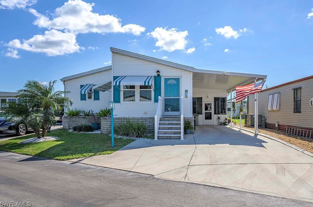 114 Conestoga Trl, Fort Myers FL 33917-3051 exterior