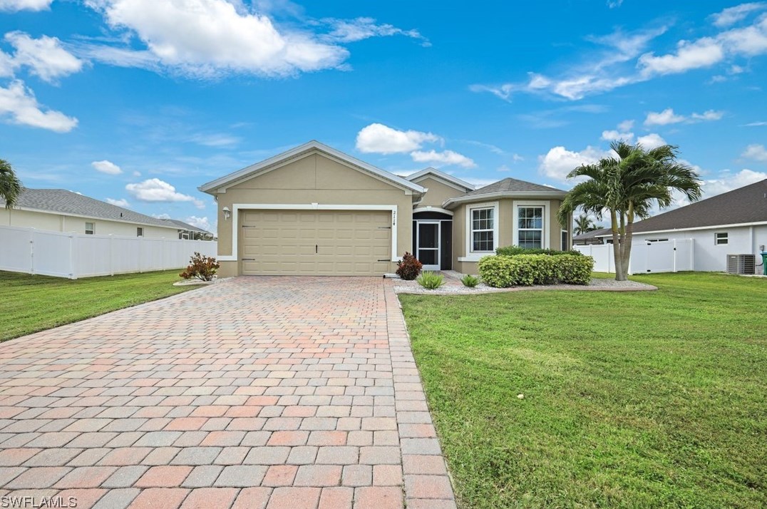 2114 12th Ter, Cape Coral, FL 33991-2203