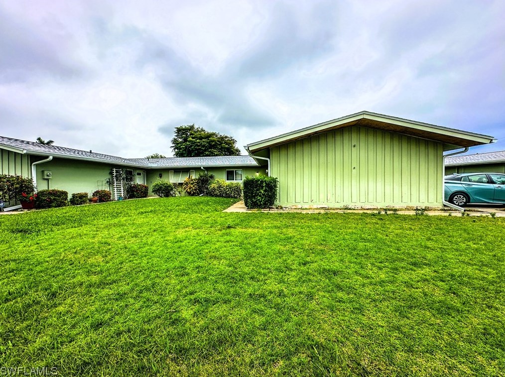 5585 Pendlewood Ln, Fort Myers, FL 33919-2742