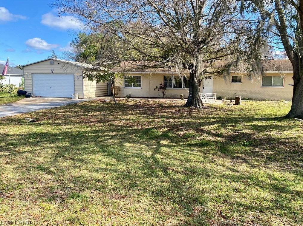 2808 Weber Blvd, Fort Myers, FL 33905-2203