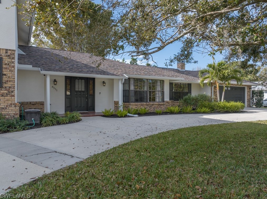 8511 Yorkshire Ln, Fort Myers, FL 33919-1806