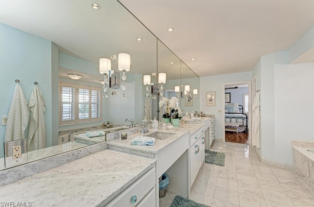 825 Retta Esplanade, Punta Gorda FL 33950-0036 exterior