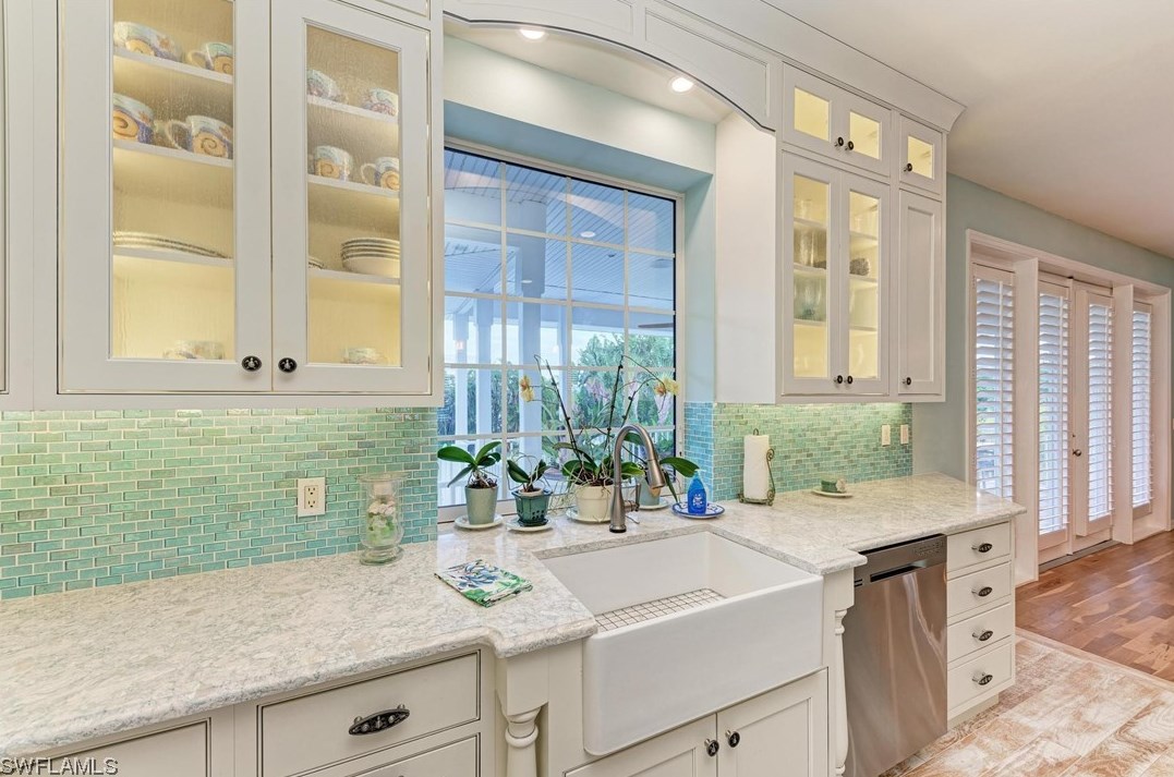 825 Retta Esplanade, Punta Gorda FL 33950-0036 exterior