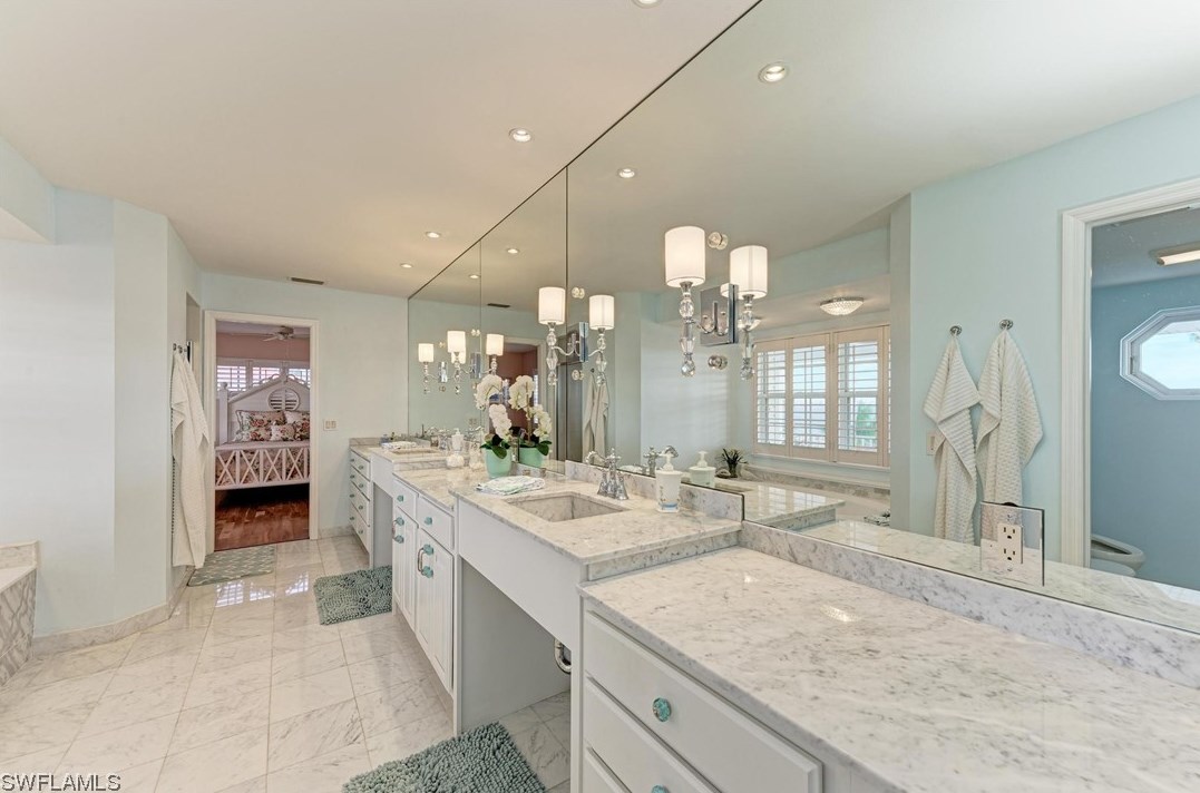 825 Retta Esplanade, Punta Gorda FL 33950-0036 exterior