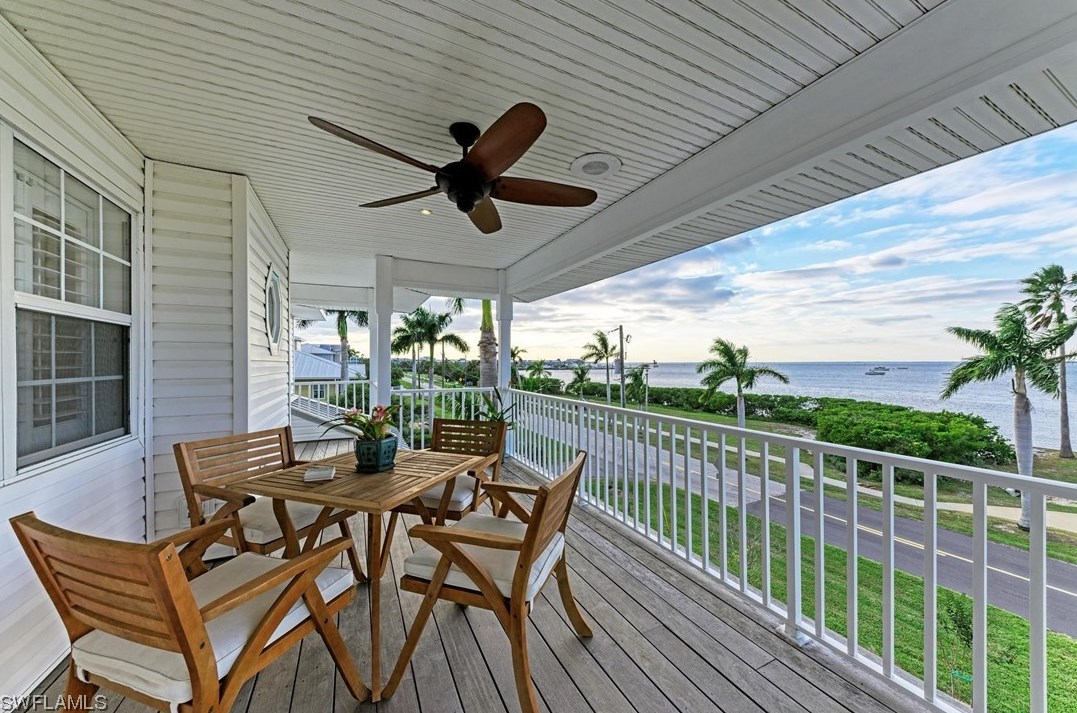 825 Retta Esplanade, Punta Gorda FL 33950-0036 exterior