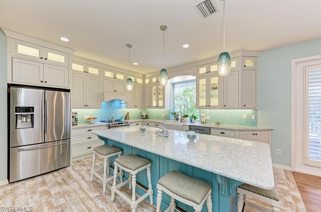 825 Retta Esplanade, Punta Gorda FL 33950-0036 exterior