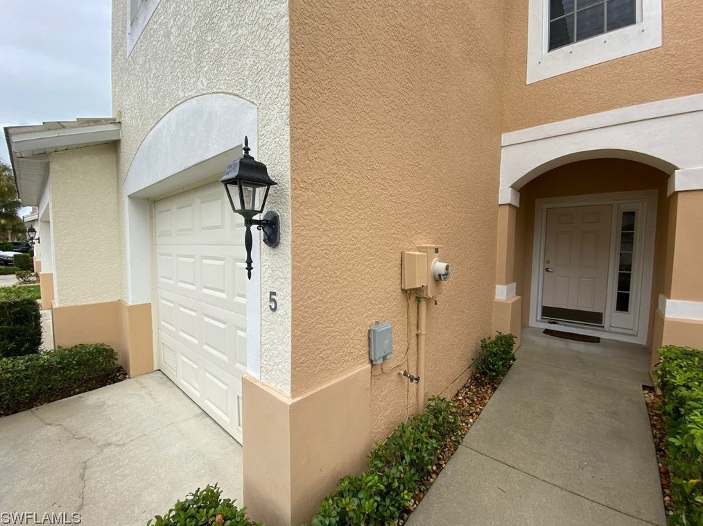 8291 Village Edge Cir, Fort Myers, FL 33919-2864