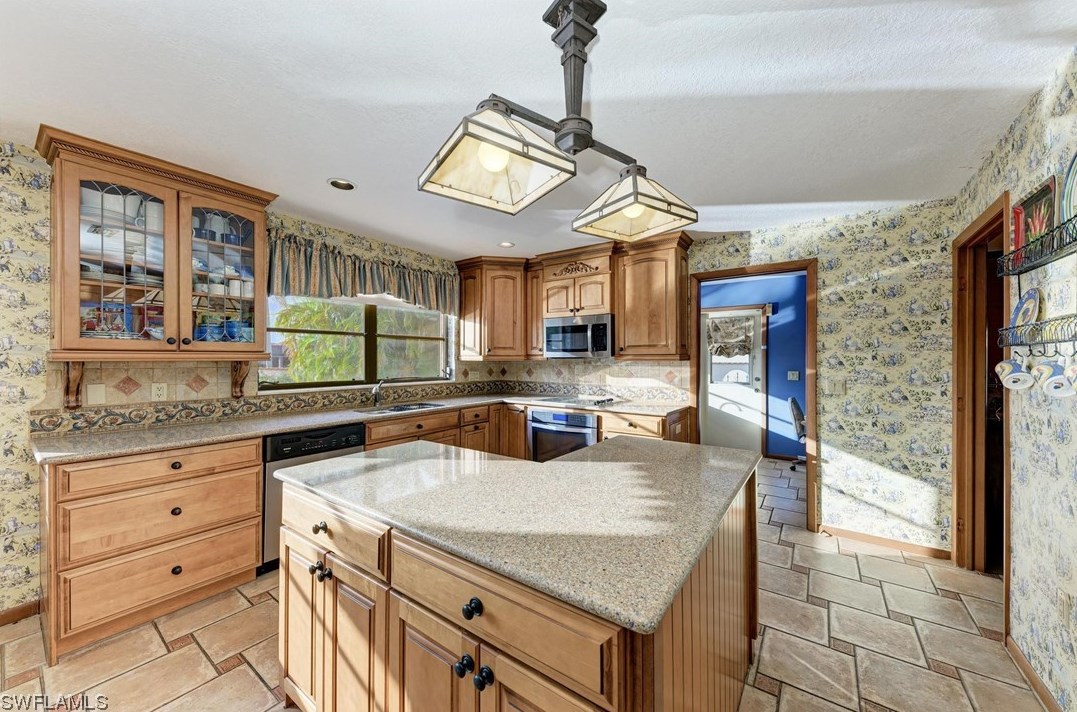 37 Hibiscus Dr, Punta Gorda FL 33950-5076 exterior