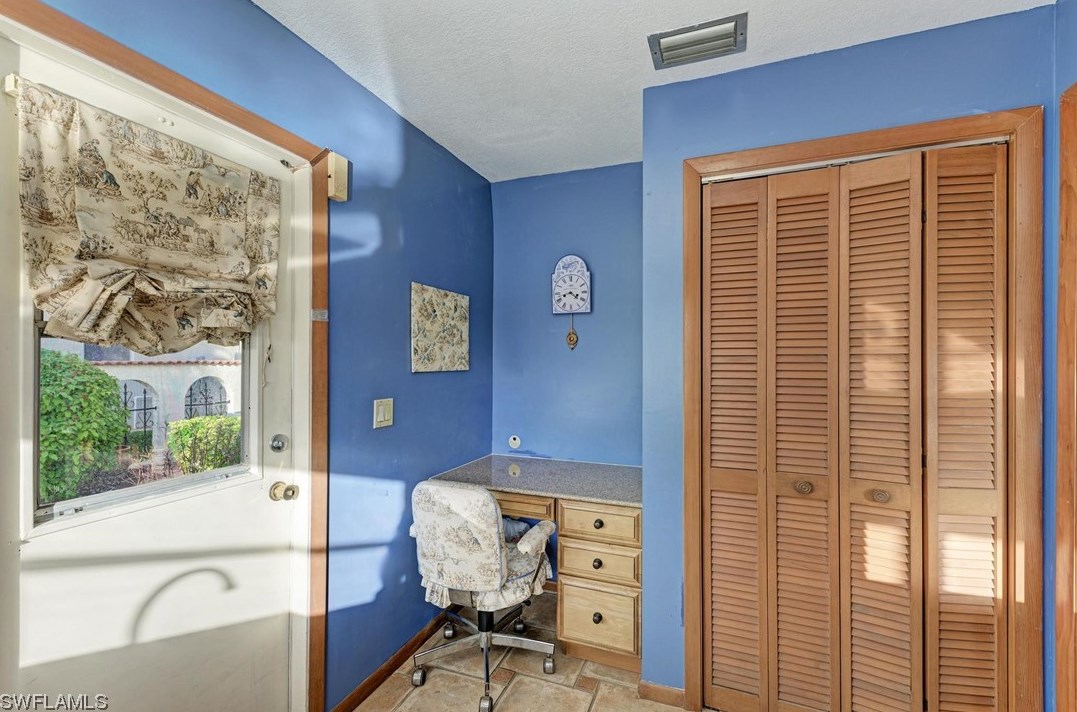 37 Hibiscus Dr, Punta Gorda FL 33950-5076 exterior