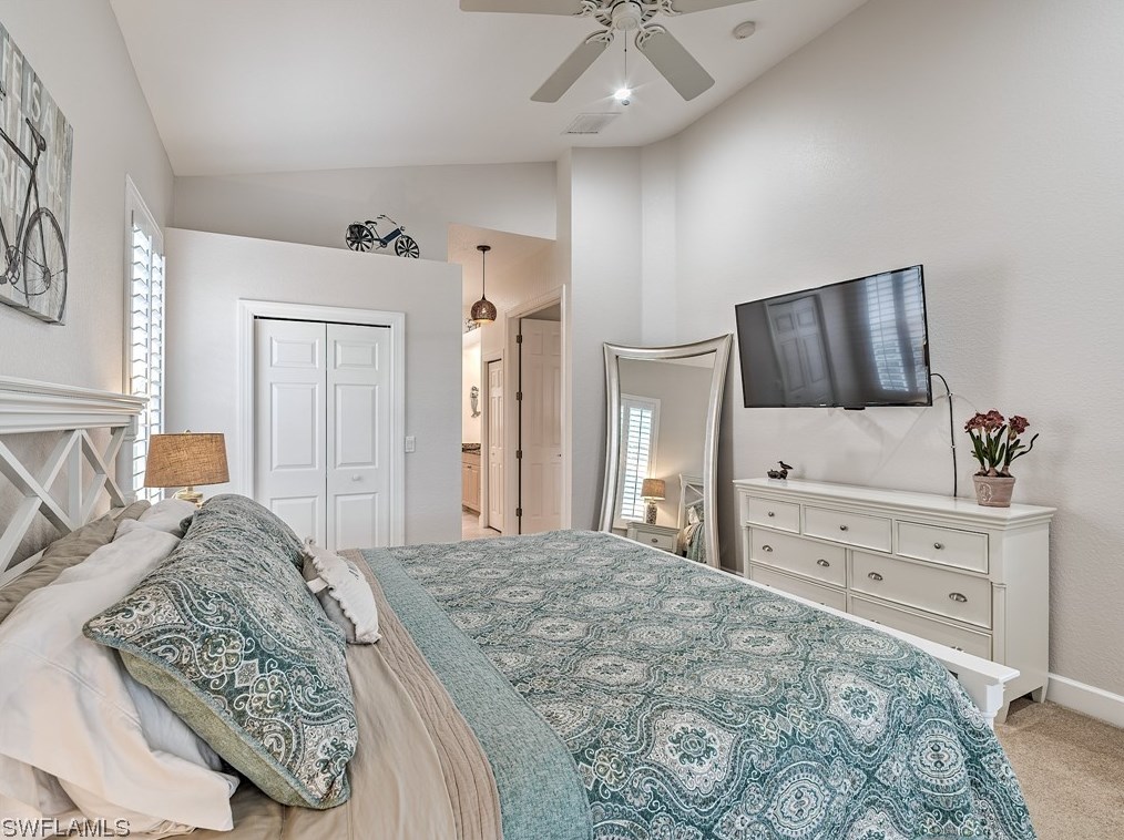 8802 New Castle Dr, Fort Myers FL 33908-5658 exterior