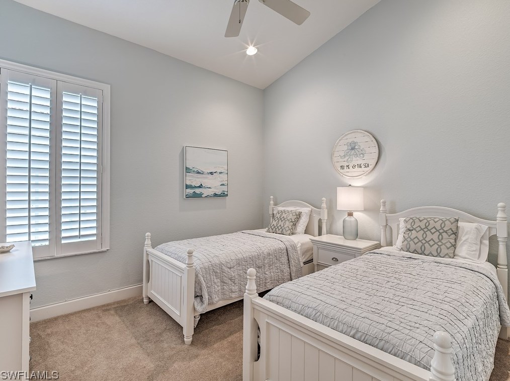 8802 New Castle Dr, Fort Myers FL 33908-5658 exterior