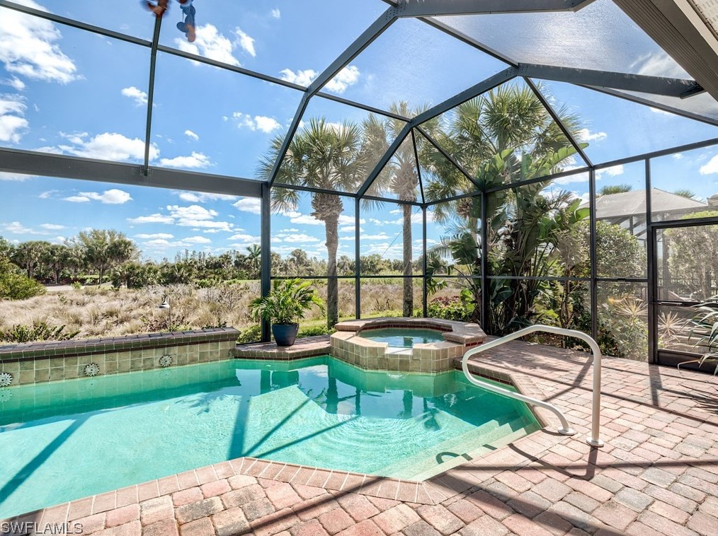 8802 New Castle Dr, Fort Myers FL 33908-5658 exterior