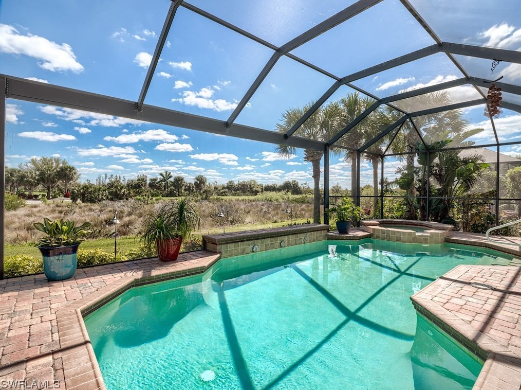 8802 New Castle Dr, Fort Myers FL 33908-5658 exterior