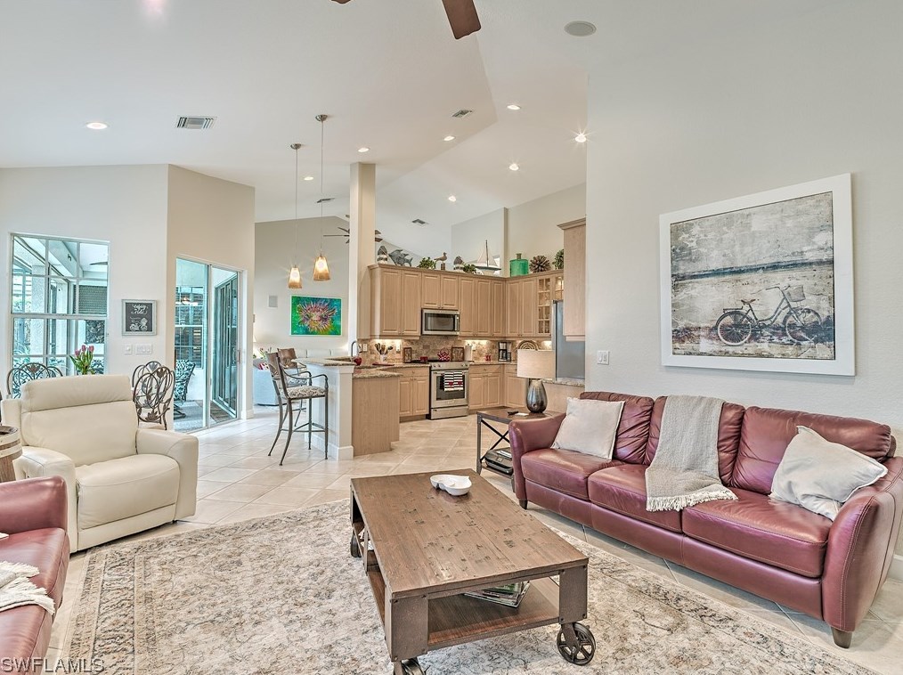 8802 New Castle Dr, Fort Myers FL 33908-5658 exterior