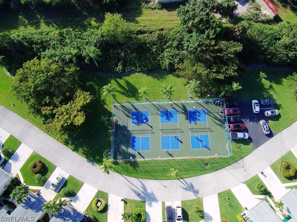 401 Mcgregor Park Cir, Fort Myers FL  33908-5413 exterior