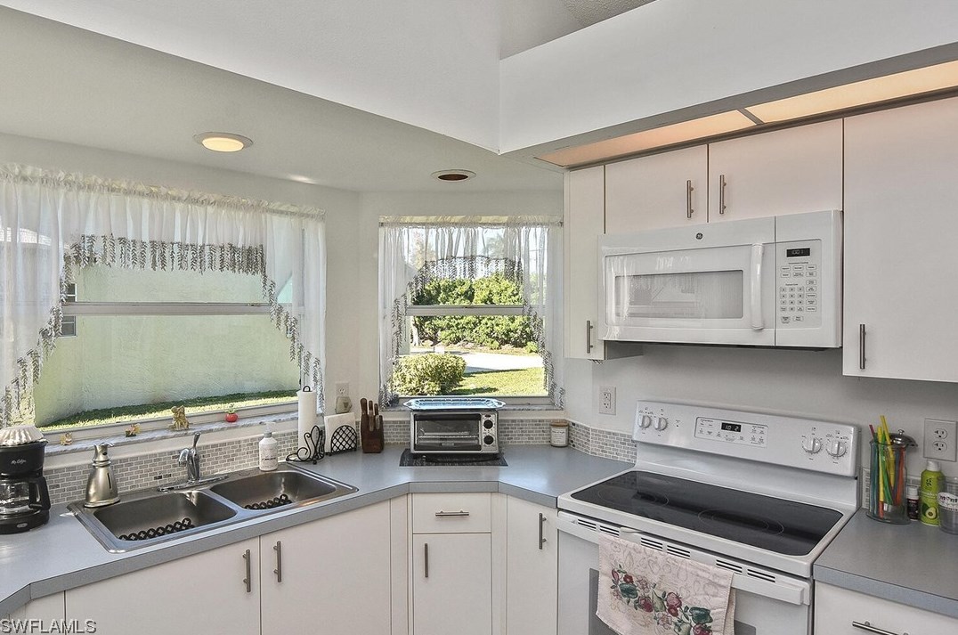 401 Mcgregor Park Cir, Fort Myers FL  33908-5413 exterior