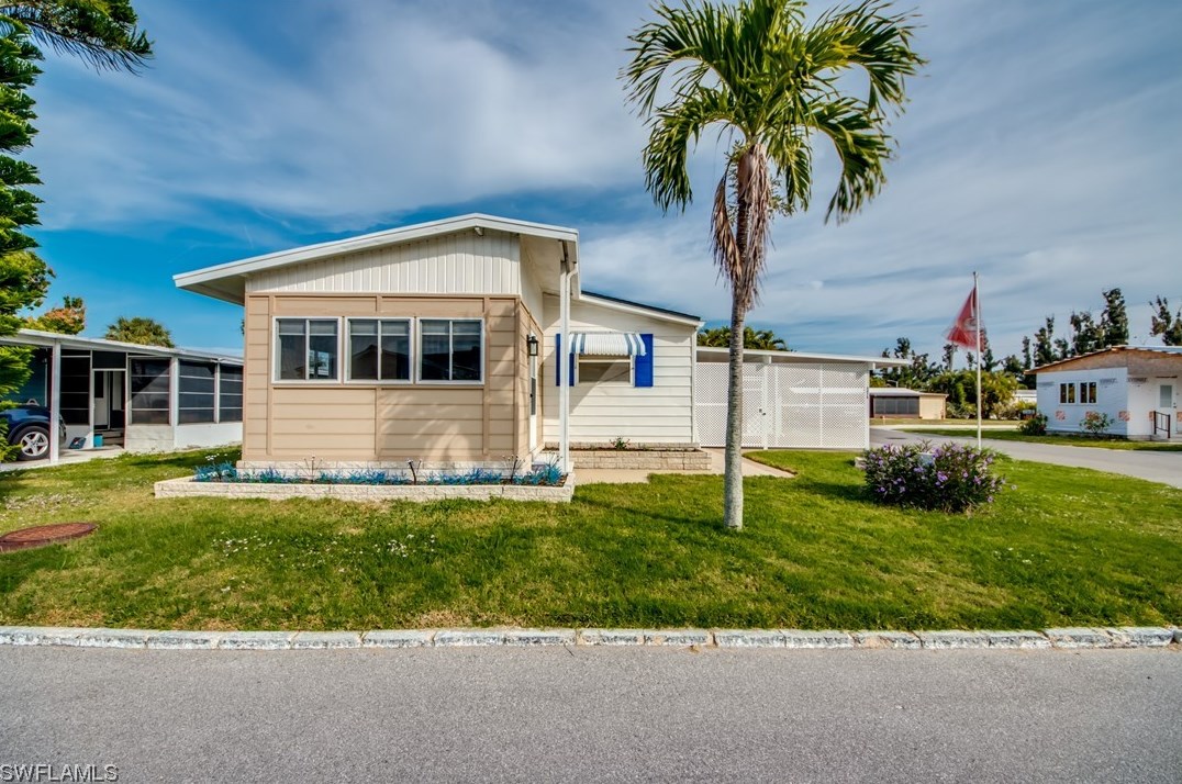 5029 Gulfgate Ln, Saint James City, FL 33956-2718
