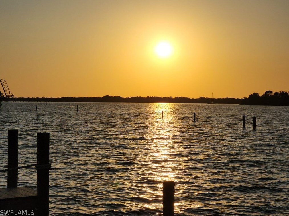 5211 Lake Caloosa Dr, Fort Myers, FL 33905-2703