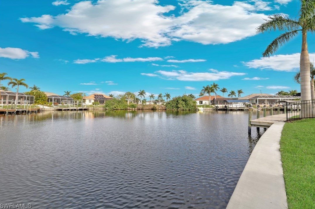1333 40th Pl, Cape Coral, FL 33993-9123