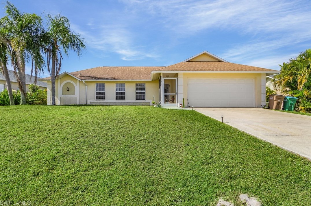910 Sw 10th Pl, Cape Coral, FL 33991