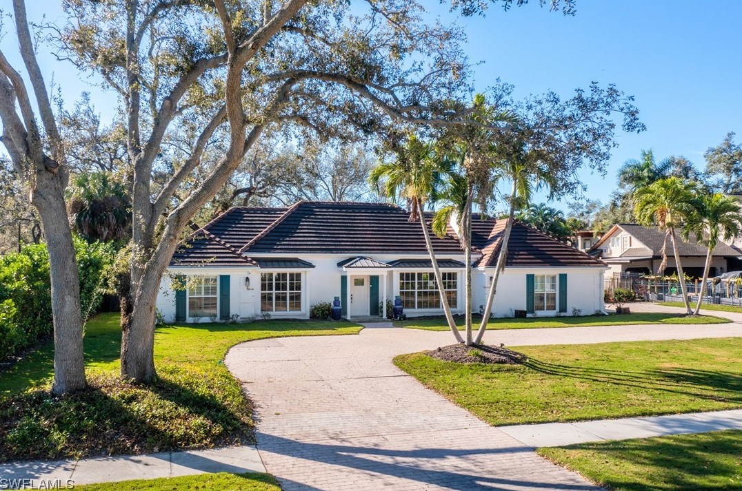 1266 Gasparilla Dr, Fort Myers, FL 33901-7710