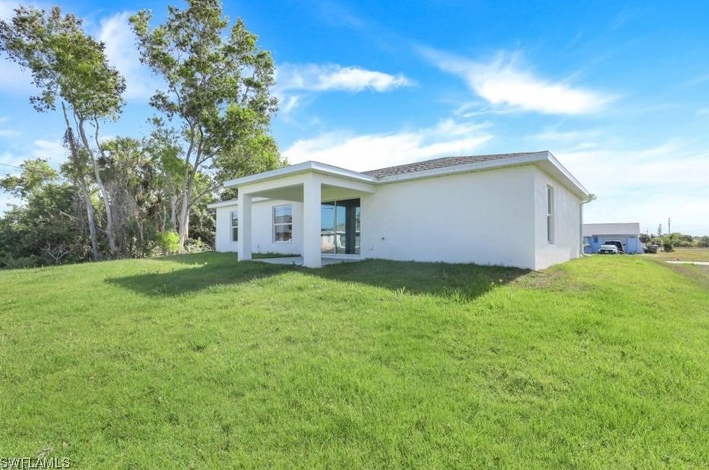 1055 40th St, Cape Coral, FL 33904-5104