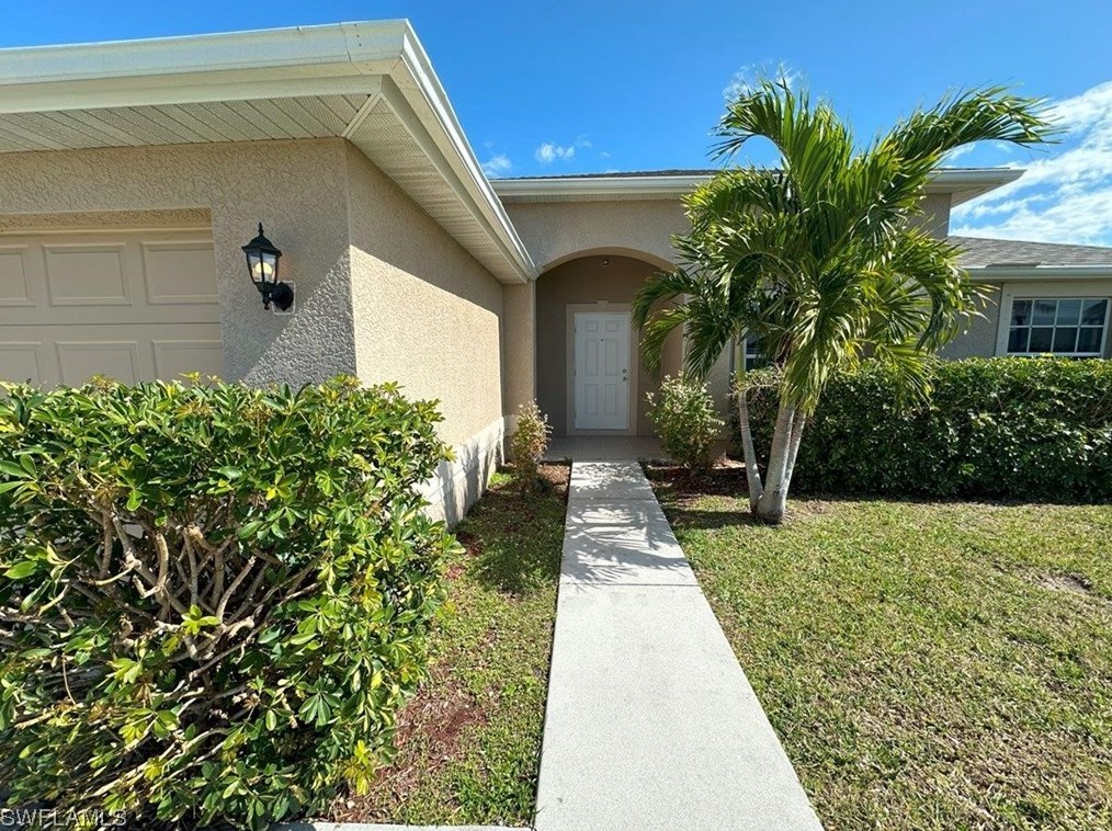 2617 1st Ave, Cape Coral, FL 33914-4420
