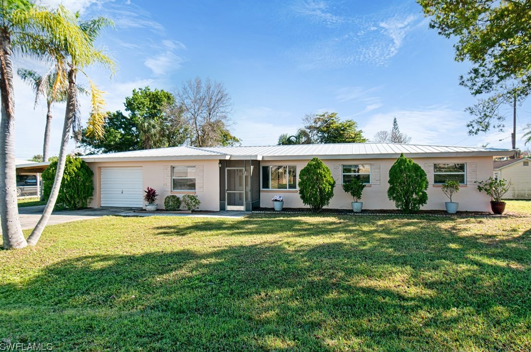 2136 Stevenson Rd, Fort Myers, FL 33917-3243