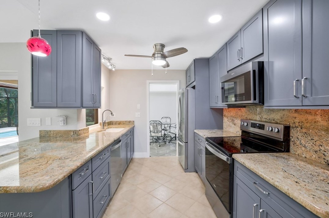 15951 Dorth Cir, Fort Myers, FL 33908-4146