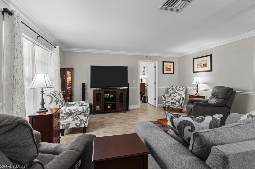 1271 Hazeltine Dr, Fort Myers FL  33919-7308 exterior