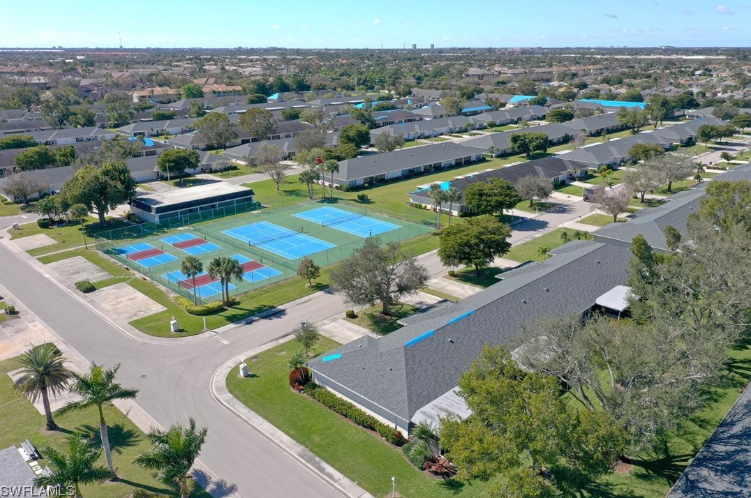 1271 Hazeltine Dr, Fort Myers FL  33919-7308 exterior