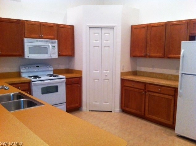 25 Ne 7th Ter, Cape Coral, FL 33909