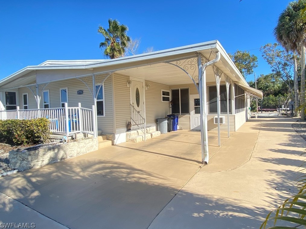 5731 Captain John Smith Loop, Fort Myers, FL 33917-9017