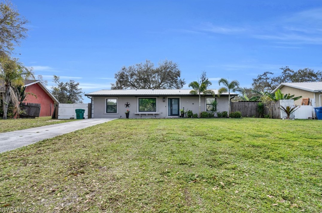 4053 Rainbow Cir, Labelle, FL 33935-5456
