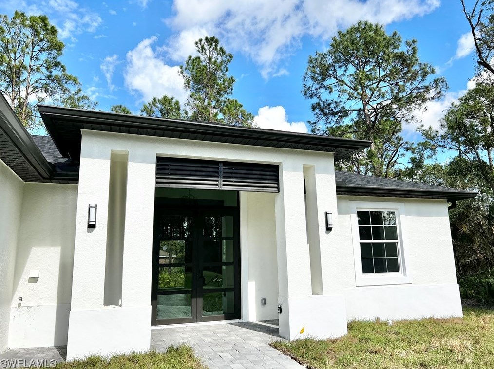 2001 Grayson Ave, Alva, FL 33920-4118
