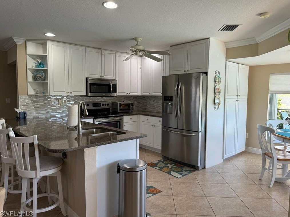 1122 32nd Ter, Cape Coral FL  33904-4212 exterior