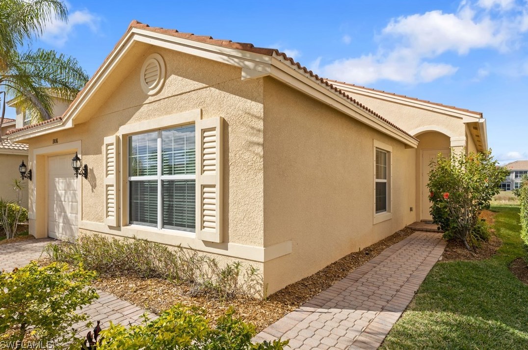 11016 Yellow Poplar Dr, Fort Myers, FL 33913-8882
