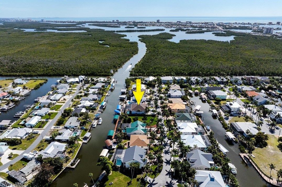 11561 Isle Of Palms Dr, Fort Myers Beach, FL 33931-3009