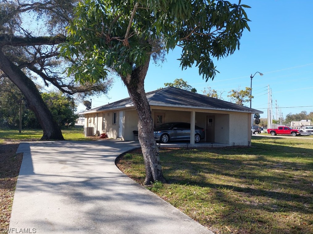 2606 Dr Ella Piper Way, Fort Myers, FL 33916-2615
