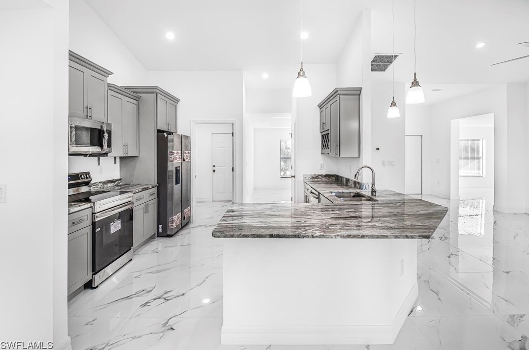 3217 31st St, Lehigh Acres FL  33971-5702 exterior