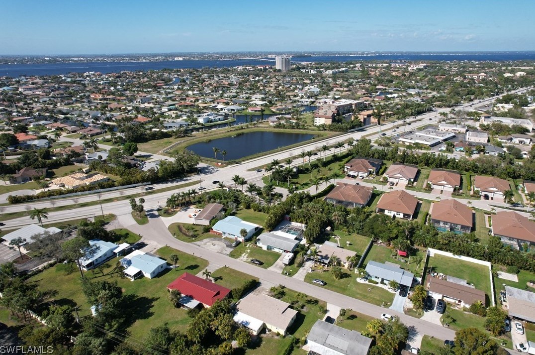 834 Lake Mcgregor Dr, Fort Myers, FL 33919-6210
