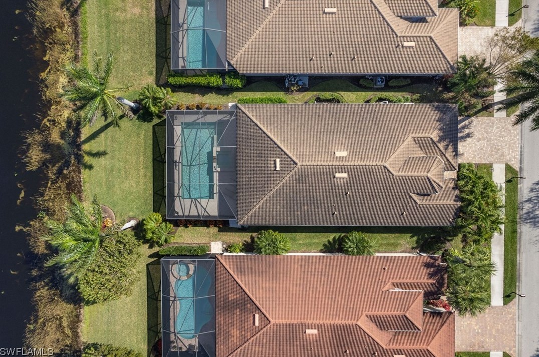 9933 Alhambra Ln, Bonita Springs FL  34135-0028 exterior