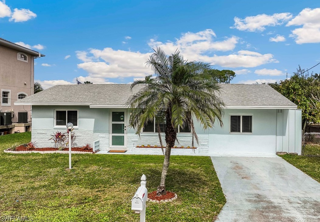8151 Cleaves Rd, Fort Myers, FL 33903